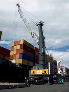 South Port orders Liebherr mobile harbour crane